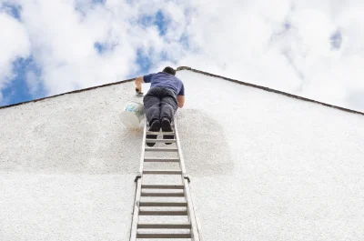 Peinture extérieure à Saint-Hilaire-d'Ozilhan — façades et ravalement